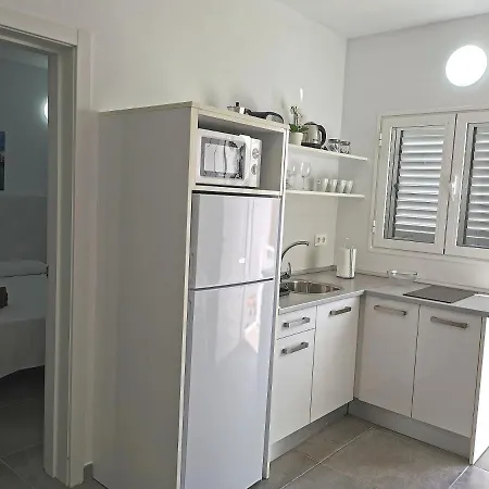 Anjomacar A 公寓 *