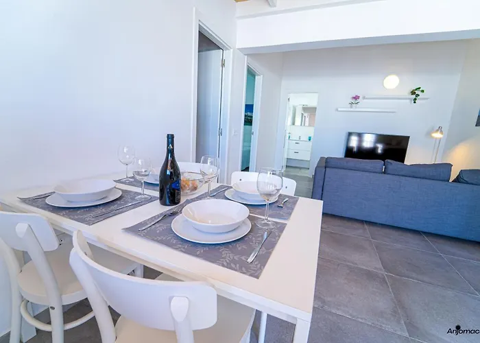 Apartment Anjomacar A