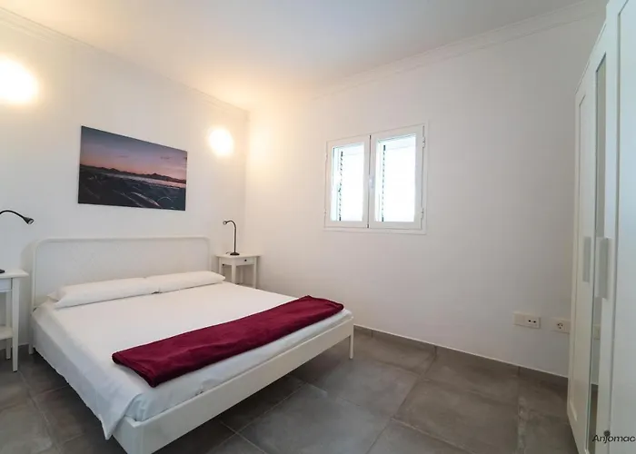 Apartman Anjomacar A *